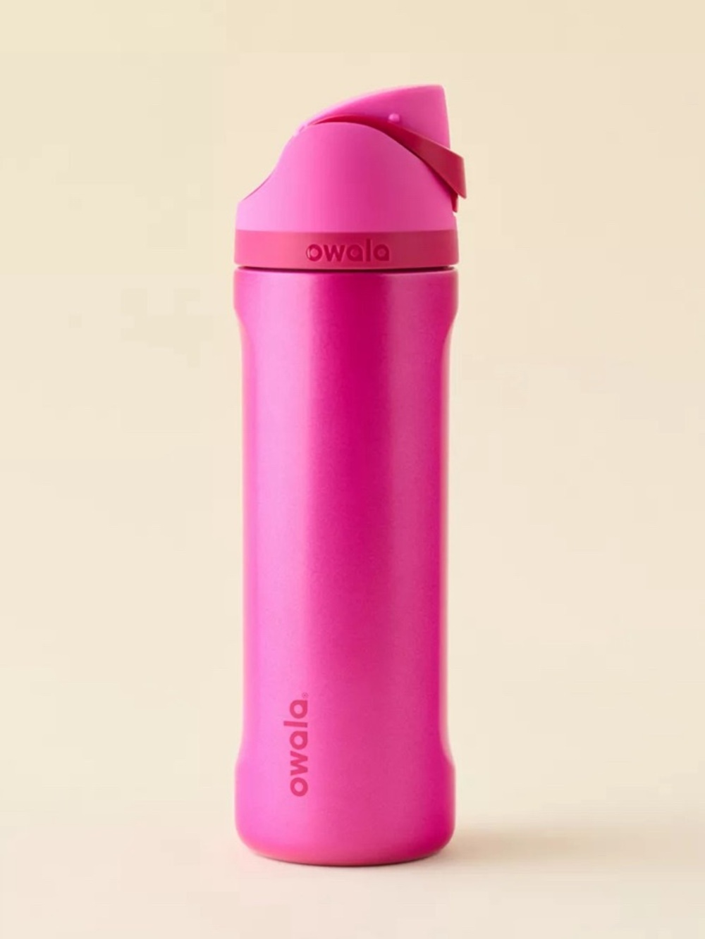 Owala FreeSip 24 oz Water Bottle ColorDrop Read my lips pink Barbie 24oz